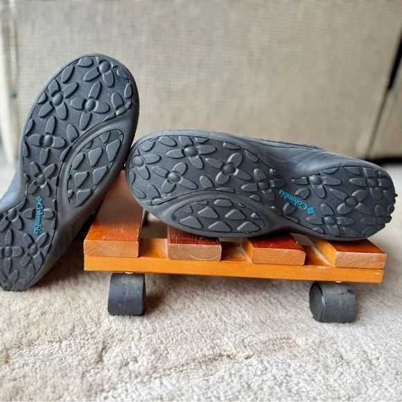 Columbia Silver & Black Slip On Winter Boots 9.5 - Picture 5 of 11